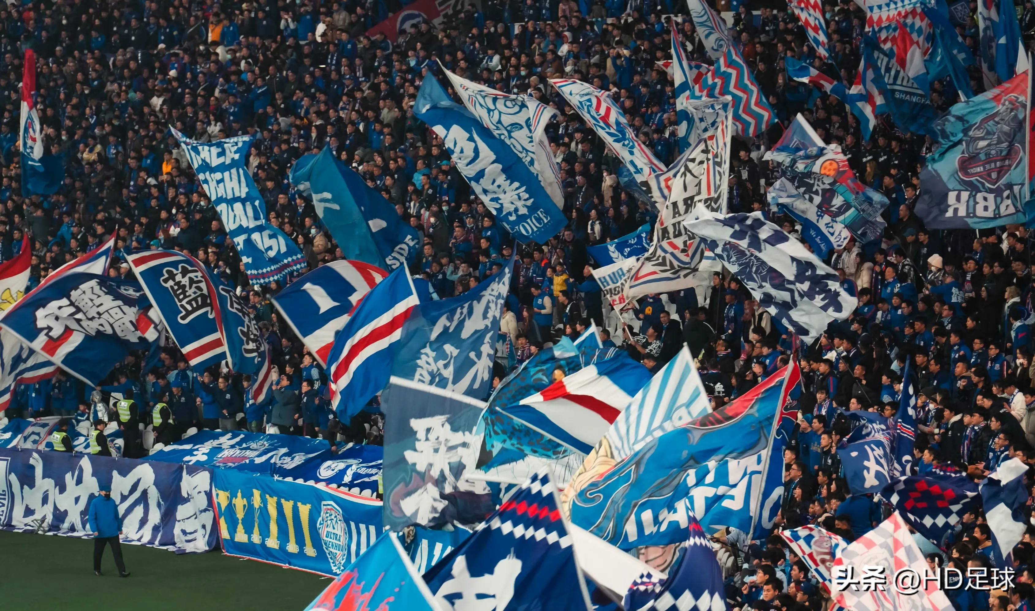 国内足球盛事高潮迭起，球迷狂热相助的简单介绍